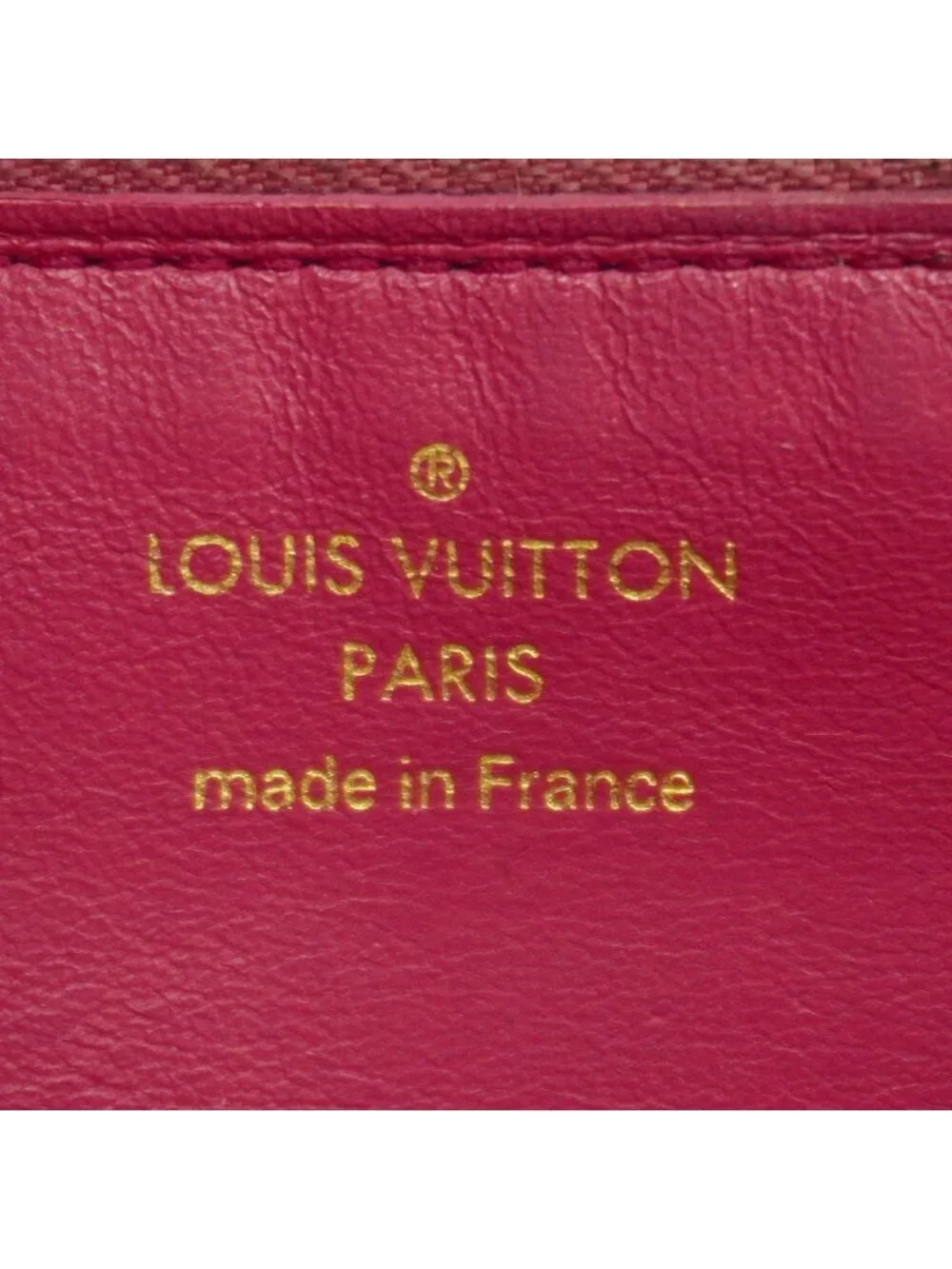 Louis Vuitton Wallet Taurillon Portefeuille Capucines Noir